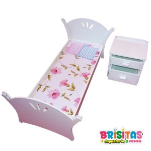 Cama p/ muñeca Barbie + velador